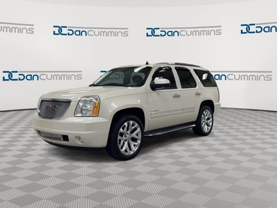 2013 GMC Yukon — interior view
