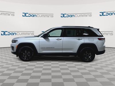 2025 Jeep Grand Cherokee — detail view