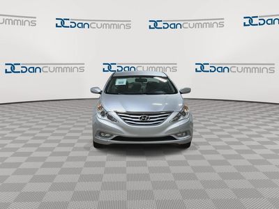 2013 Hyundai Sonata — interior view