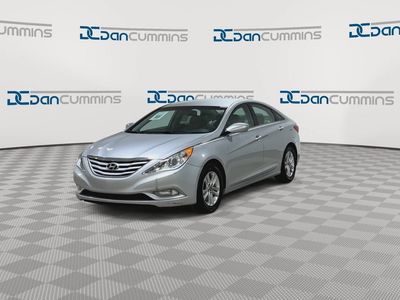 2013 Hyundai Sonata — detail view