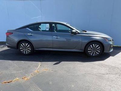 2025 Nissan Altima — side profile view