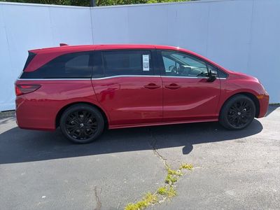 2025 Honda Odyssey — rear three-quarter view