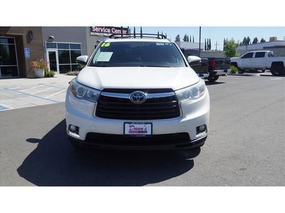 2016 Toyota Highlander — rear three-quarter view