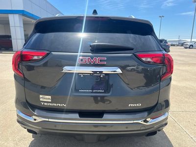 2020 GMC Terrain — detail view
