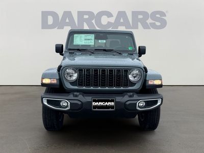 2026 Jeep Gladiator — side profile view