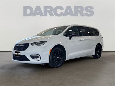 2026 Chrysler Pacifica — rear three-quarter view