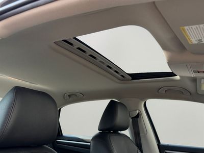 2017 Volkswagen Passat — detail view