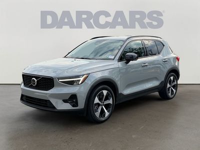 2025 Volvo XC40 — rear three-quarter view