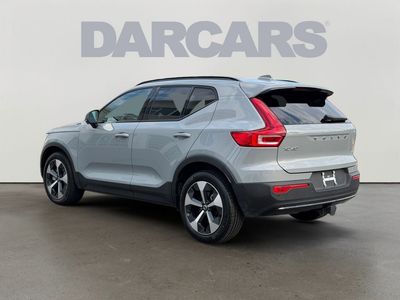 2025 Volvo XC40 — detail view