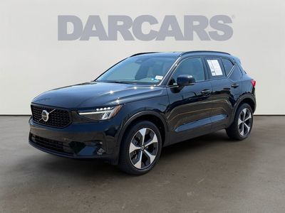 2025 Volvo XC40 — side profile view