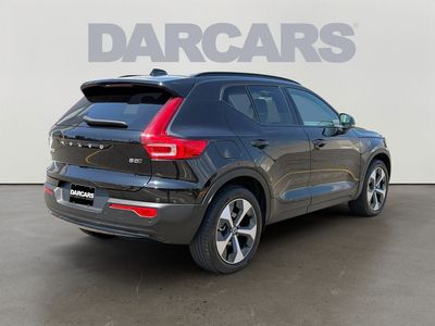 2025 Volvo XC40 — detail view