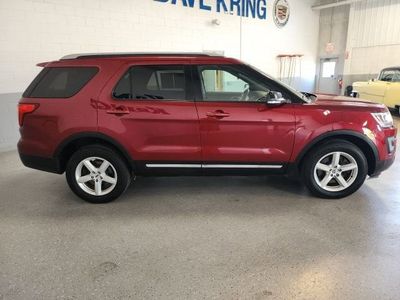 2017 Ford Explorer — detail view