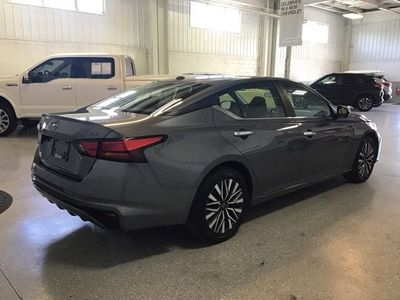 2024 Nissan Altima — detail view