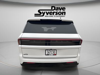 2025 Lincoln Navigator — detail view