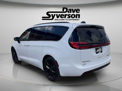 2025 Chrysler Pacifica — rear three-quarter view