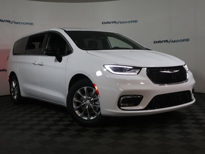 2026 Chrysler Pacifica — side profile view