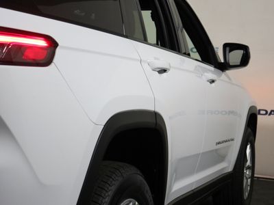 2026 Jeep Grand Cherokee — detail view