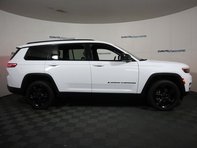 2023 Jeep Grand Cherokee L — interior view