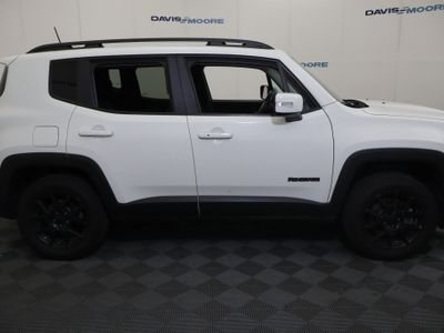2020 Jeep Renegade — detail view