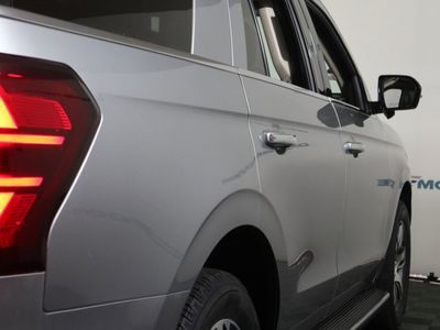 2022 Ford Expedition — detail view