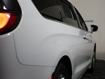 2022 Chrysler Pacifica — detail view