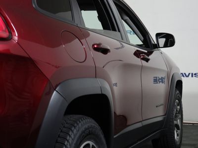 2020 Jeep Cherokee — detail view