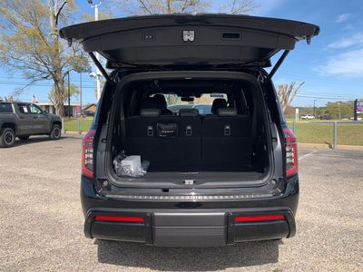 2025 Nissan Armada — detail view