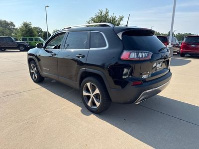 2019 Jeep Cherokee — rear three-quarter view