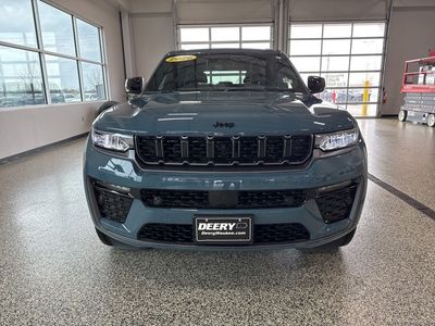 2026 Jeep Grand Cherokee — side profile view