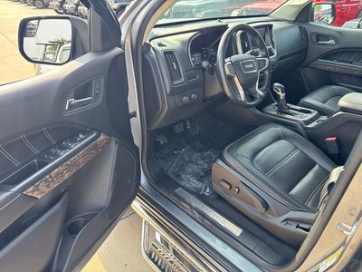 2022 GMC Canyon — detail view