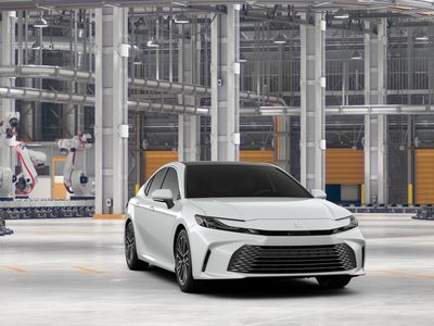 2026 Toyota Camry - Photo 18