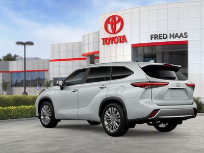 2026 Toyota Highlander Hybrid — photo 7 view
