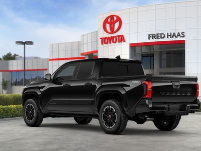 2025 Toyota Tacoma - Photo 8
