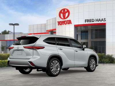 2026 Toyota Highlander Hybrid — photo 11 view