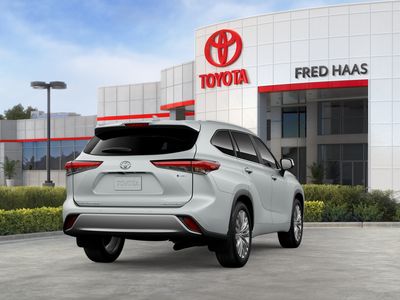 2026 Toyota Highlander Hybrid — photo 10 view