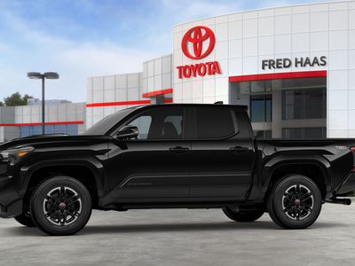 2025 Toyota Tacoma - Photo 5