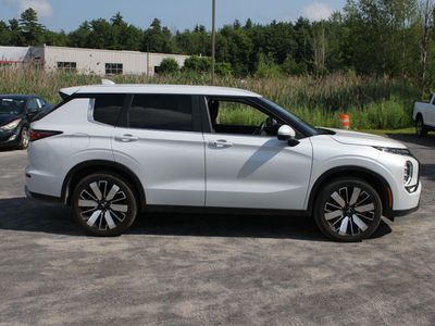 2025 Mitsubishi Outlander — interior view