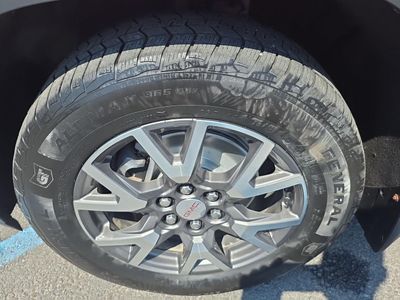 2020 GMC Acadia — detail view