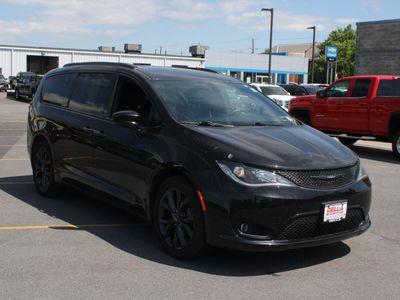 2020 Chrysler Pacifica — rear three-quarter view