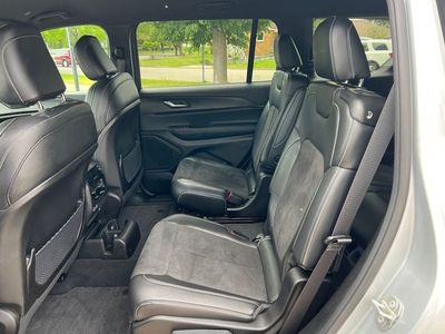 2024 Jeep Grand Cherokee L — detail view