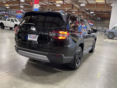 2025 Honda Pilot — detail view