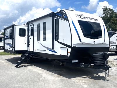 2024 Coachmen Freedom Express Ultra Lite 324RLDS — front three-quarter view