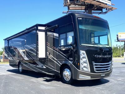 2023 Thor Challenger 35MQ — front three-quarter view
