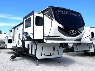 2025 Keystone RV Montana High Country 377FL — front three-quarter view