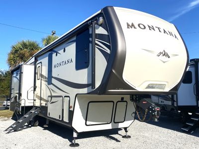 2017 Keystone RV Montana 3160RL — front three-quarter view