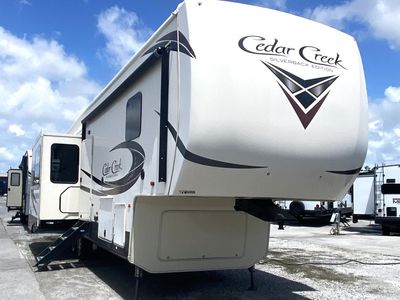 2019 Forest River Cedar Creek Silverback 31IK — front three-quarter view
