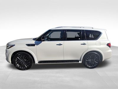 2022 INFINITI QX80 — detail view
