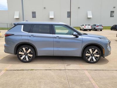 2026 Mitsubishi Outlander — side profile view