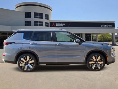 2026 Mitsubishi Outlander — side profile view