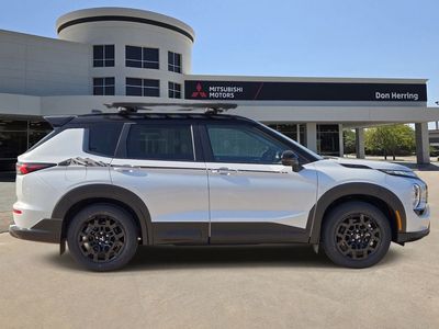2026 Mitsubishi Outlander — side profile view